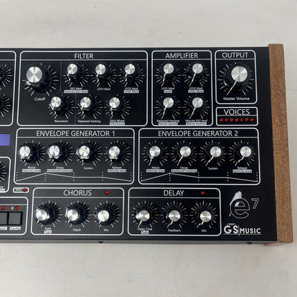 GS - e7 Black/Red [USED]