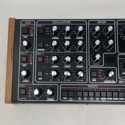 GS - e7 Black/Red [USED]