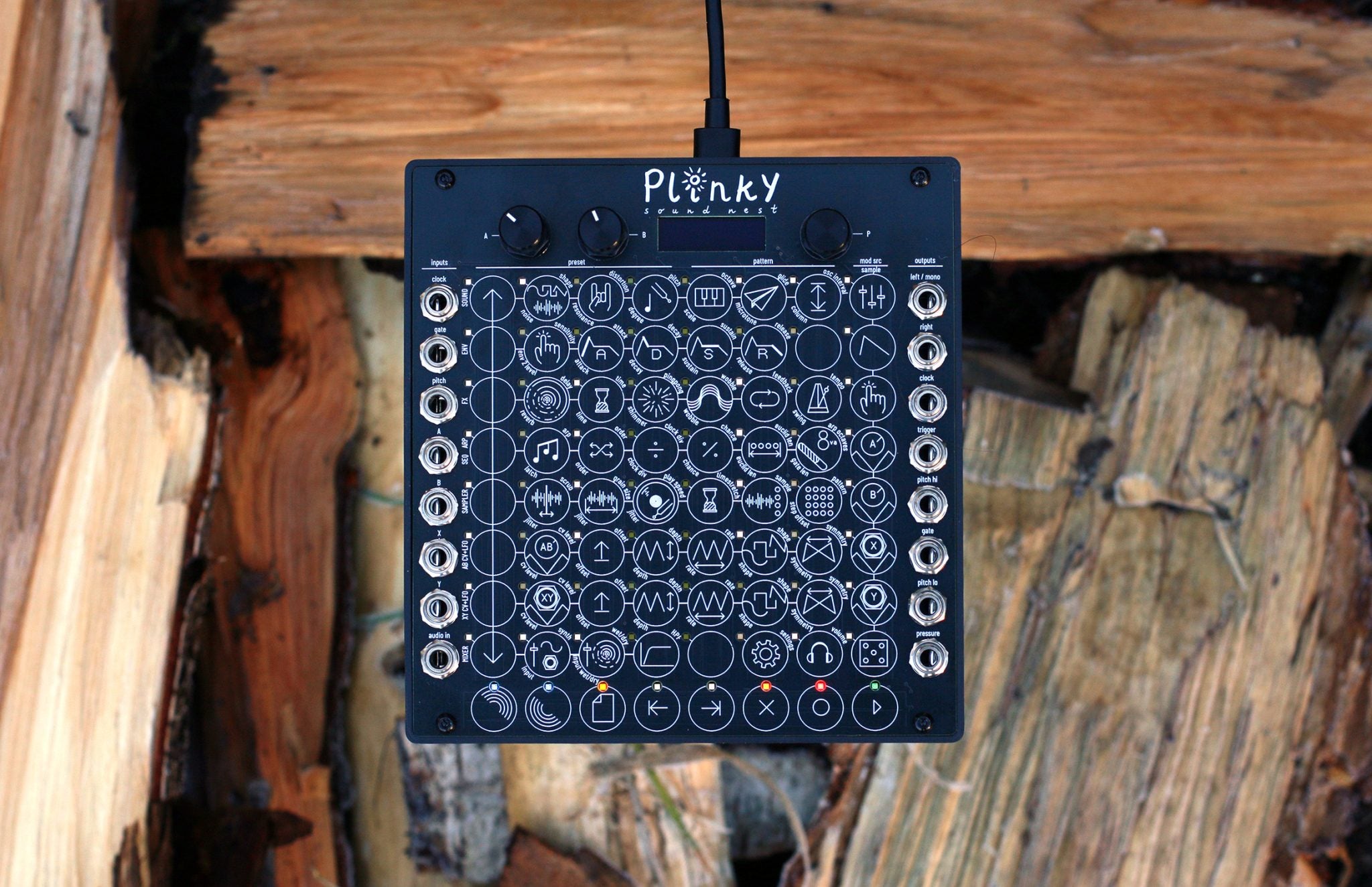 Plinky synth V3 ユーロラック タッチ式高機能シンセ　アンビエント Plinky synth タッチ式高機能シンセサイザー ユーロラック