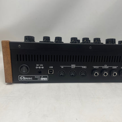 GS - e7 Black/Red [USED]